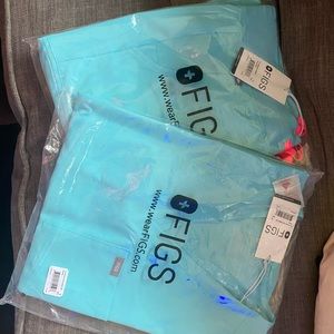 Figs Scrubs neon blue set